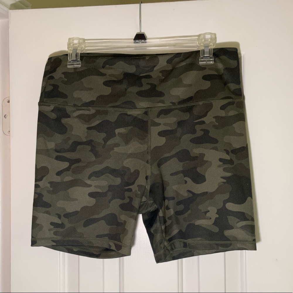 Camo biker shorts